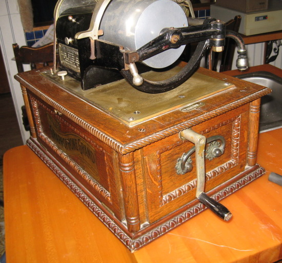 Graphophone Grand, side view