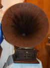 a second thumbnail of Victor IV with wooden horn