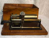 a third thumbnail of French cylinder phonograph attributed to Maleville