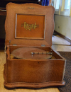 an image of 15.5 inch Regina music box, short bedplate