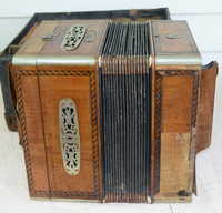 a third thumbnail of Tanzbar accordion